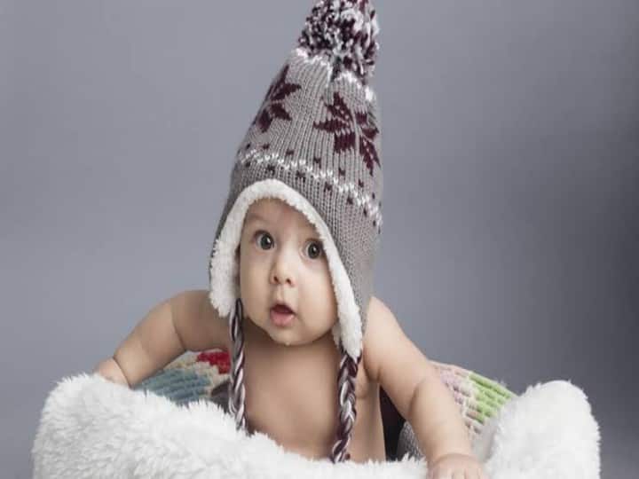 Baby Care Tips:न्यू बॉर्न बेबी की हेल्थ और स्किन काफी सेंसटिव होती है. ऐसे में उन्हें स्पेशल केयर की जरूरत होती है. तभी बच्चे को सर्द भरे मौसम में बीमारियों से बचाए रख सकते हैं. जानते हैं टिप्स.