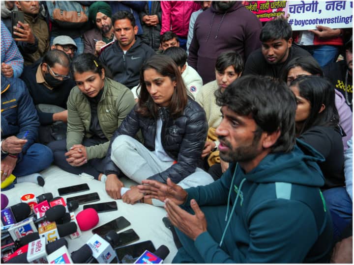 WFI Sexual Harassment Scandal: Wrestlers Continue Protest Against Federation President Brij Bhushan. Key Points 'Won't Enter The Arena Again': Wrestlers Intesify Protest Against WFI President. Key Points