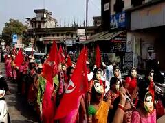 भंडाऱ्यात निघाली मोबाईलची शवयात्रा, पण का? शेकडो अंगणवाडी महिला कर्मचारी उतरल्या रस्त्यावर