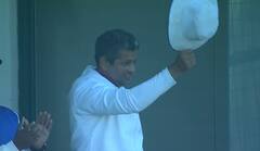 Cricket: ન્યૂઝીલેન્ડ સામેની સીરીઝમાં ના મળ્યુ સ્થાન તો આ બેટ્સમેને સેન્ચૂરી ઠોકીને આપ્યો જવાબ, કૉચે કેપ ઉતારીને કરી સલામ, જુઓ વીડિયો