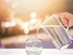 सर्दी में पानी में ये चीज मिलाकर पीएं, फिर ना तो सांस में बदबू आएगी और बॉडी भी रहेगी हाइड्रेट