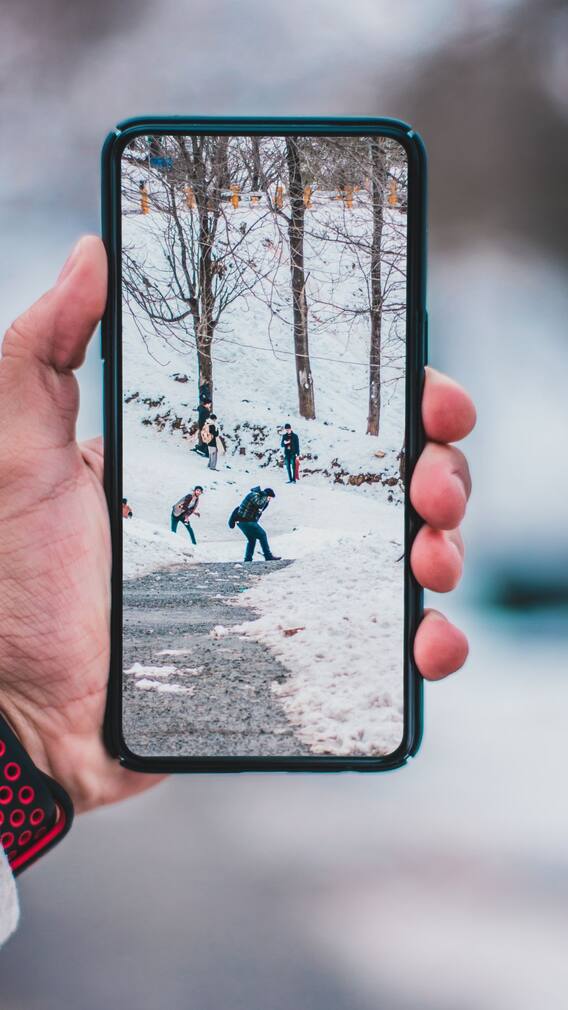 বাজেট ১৫ হাজারের কম? অ্যামাজনে পাবেন এই ফোনগুলি