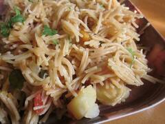 Semiya Upma Recipe: वेजिटेबल सेंवई पुलाव एक बार बना कर देखें, बार-बार खाने का करेगा मन