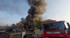 Pune Fire: पुण्यात मंगळवार पेठेत भीषण आग, जुन्या बाजारातील दुकानं आगीच्या भक्ष्यस्थानी