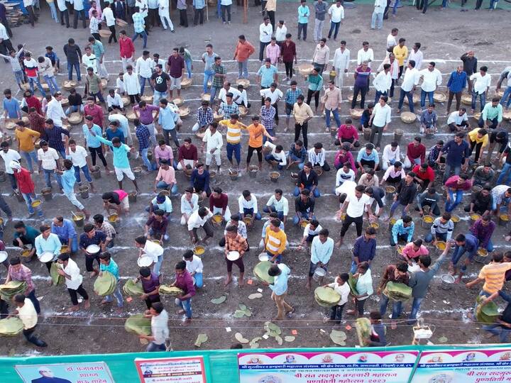 दरवर्षी लाखो भाविक या यात्रेसाठी येतात .  (सर्व ड्रोन सौजन्य - अक्षय इंगोले)