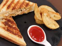 Chicken Sausage Sandwich: रोड ट्रिप या पिकनिक के लिए निकल रहे हैं तो झटपट में बना लें चिकन सॉसेज सैंडविच, पूरे दिन भरा रहेगा पेट