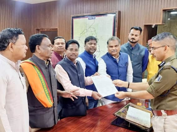 Chhattisgarh: बीजेपी ने बुधराम करटम के हत्या की जताई आशंका, बस्तर एसपी को ज्ञापन सौंपकर रखी ये मांग Chhattisgarh: बीजेपी ने बुधराम करटम के हत्या की जताई आशंका, बस्तर एसपी को ज्ञापन सौंपकर रखी ये मांग