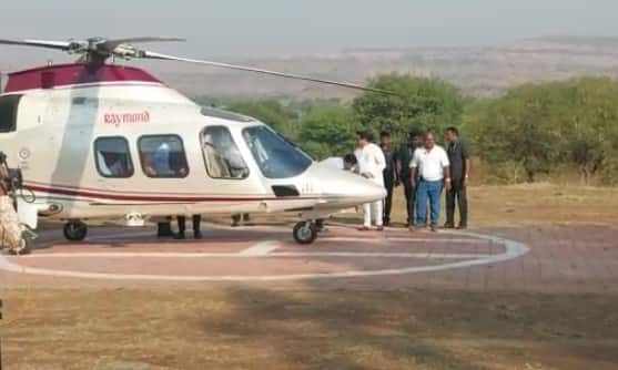 चिथावणीखोर वक्तव्य केल्याप्रकरणी परळी न्यायालयाने राज ठाकरेंना अजामीनपात्र वॉरंट बजावले आहे.