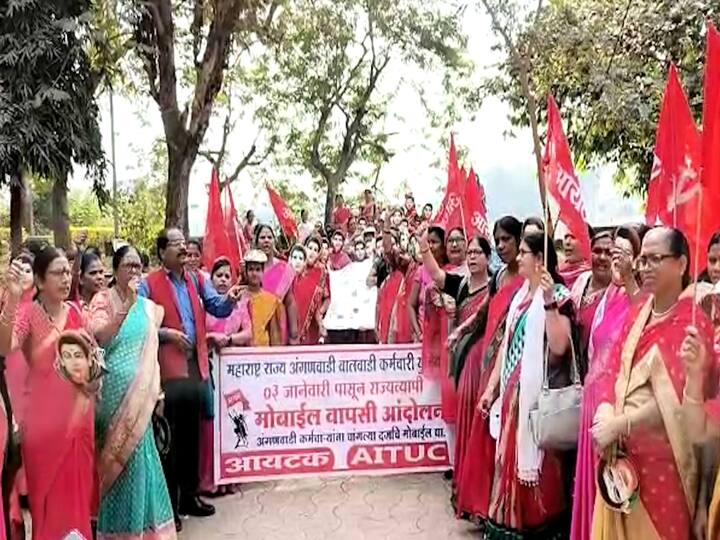 चांगल्या प्रतिचा, मोबाईल द्या, पोषण टँकर मराठी द्या, या मागणीसाठी राज्यभर ३ जानेवारी पासून आयटक च्यावतिने आंदोलन सुरु आहेत.