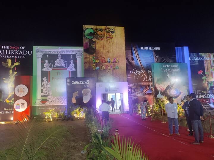 சென்னை YMCA அரங்கில் புத்தக கண்காட்சி நடைப்பெற்று வருகிறது