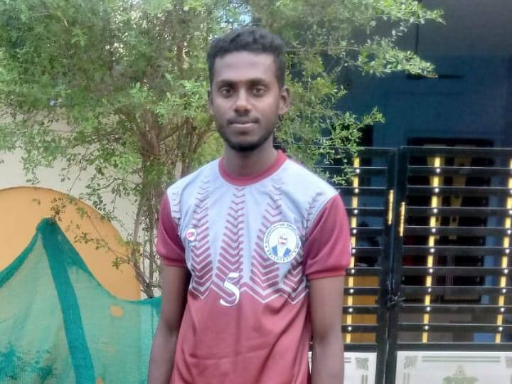 கரூர் ஜல்லிக்கட்டு போட்டியில் காளை முட்டியதில் மாடுபிடி வீரர் உயிரிழப்பு