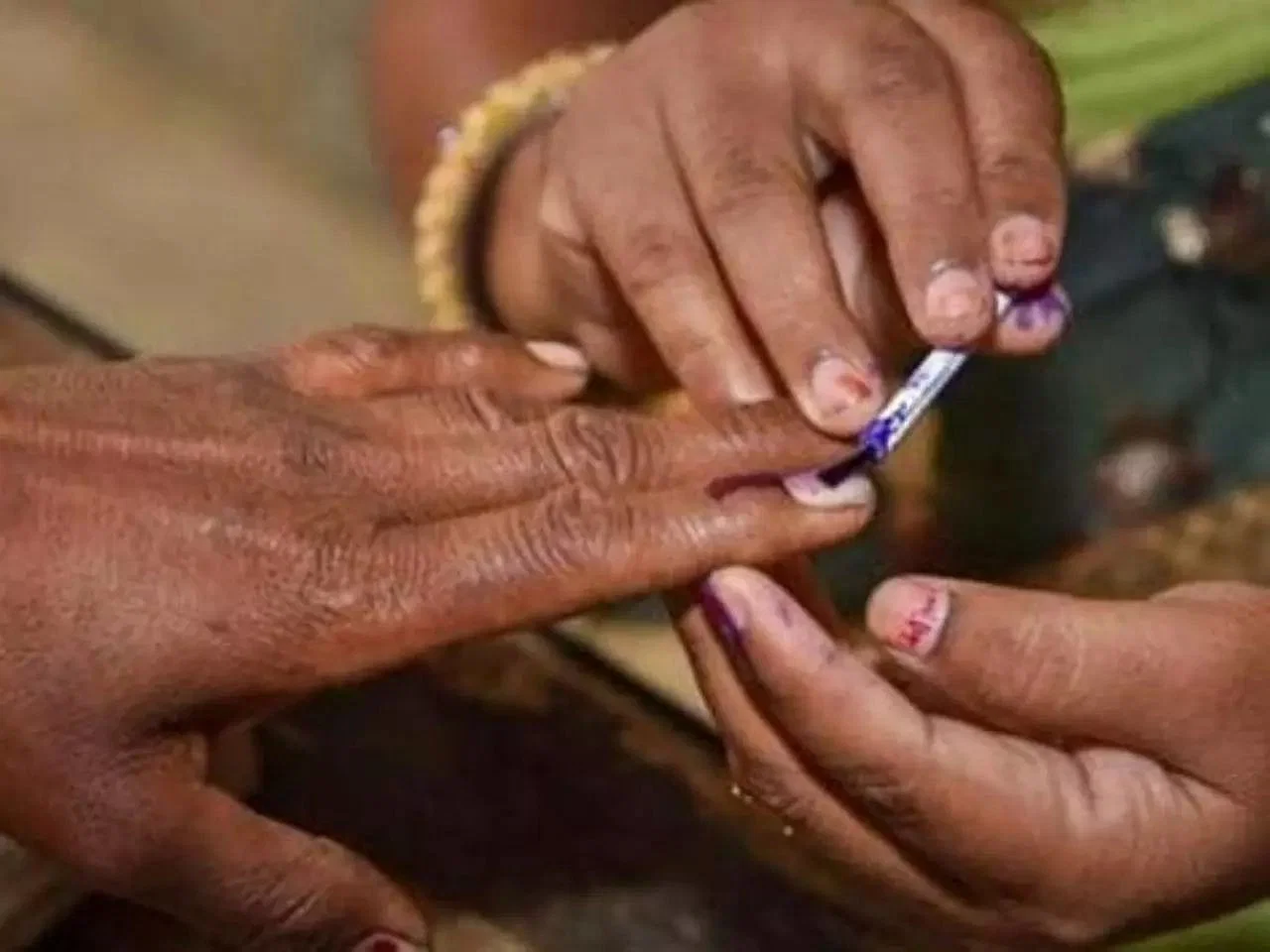 Pune Bypoll election : दिव्यांग मतदारांसाठी महत्वाची बातमी, ओळखपत्र अन् अॅपबाबत महत्वाचा निर्णय 