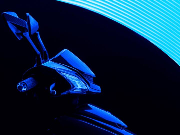 कंपनीचे म्हणणे आहे की, 850W चा स्मार्ट चार्जर वापरून 2.5 तासात बॅटरी 0-80 टक्के चार्ज होऊ शकते. पूर्ण चार्ज केल्यानंतर ही स्कूटर 125 किलोमीटरची रेंज देऊ शकते.