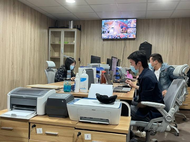 China Meixin door Company increase only 605 rupee in Company appraisal with viral message post China Company Appraisal: 'Sorry...', सैलरी में मामूली बढ़ोतरी करने के बाद चीन की कंपनी ने लिखा ये इमोशनल मैसेज, अब हो रहा है वायरल