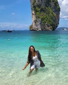 థాయిలాండ్ బీచ్‌లో అందాలతో మాయ చేస్తున్న విష్ణు ప్రియ