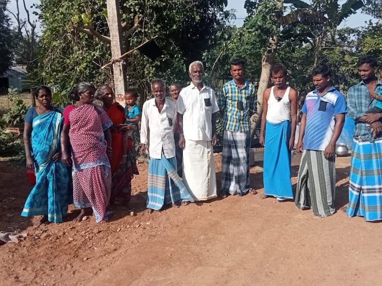 Faeces In Water Tank: Pudukottai Dalit Residents Boycott Pongal Celebrations, Hoist Black Flags Faeces In Water Tank: Pudukottai Dalit Residents Boycott Pongal Celebrations, Hoist Black Flags