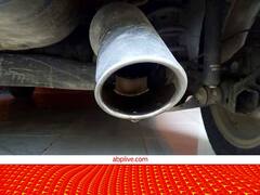 कार के साइलेंसर से निकल रहा है पानी तो ये नॉर्मल नहीं है... इस दिक्कत की वजह से ऐसा होता है