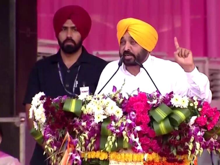 Solar panels will be installed on all government buildings in Punjab and prepaid meters in offices: CM Bhagwant Mann Patiala News: ਪੰਜਾਬ ਦੀਆਂ ਸਾਰੀਆਂ ਸਰਕਾਰੀ ਇਮਾਰਤਾਂ ’ਤੇ ਲੱਗਣਗੇ ਸੋਲਰ ਪੈਨਲ ਤੇ ਦਫਤਰਾਂ 'ਚ ਪ੍ਰੀਪੇਡ ਮੀਟਰ: ਸੀਐਮ ਭਗਵੰਤ ਮਾਨ