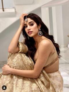 Janhvi Kapoor: ਲਹਿੰਗਾ 'ਚ ਬੇੱਹਦ ਖੂਬਸੂਰਤ ਦਿਖ ਰਹੀ ਸੀ ਜਾਹਨਵੀ ਕਪੂਰ, ਪ੍ਰਸ਼ੰਸਕਾਂ ਨੇ ਕਿਹਾ- 'ਬਿਲਕੁਲ ਮਾਂ ਵਰਗੀ'