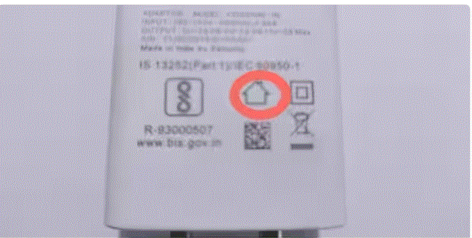 Home Symbol  : - ਇਸਦਾ ਸਿੱਧਾ ਮਤਲਬ ਹੈ ਕਿ ਇਹ ਚਾਰਜਰ ਘਰ ਵਿੱਚ ਨਿੱਜੀ ਵਰਤੋਂ ਲਈ ਹੈ। ਅਜਿਹੀ ਸਥਿਤੀ 'ਚ ਇਸ ਦੀ ਵਰਤੋਂ ਘਰ ਦੇ ਬਾਹਰ ਜਾਂ ਅਜਿਹੀ ਕਿਸੇ ਵੀ ਜਗ੍ਹਾ 'ਤੇ ਨਾ ਕਰੋ ,ਜਿੱਥੇ ਹਾਈ ਵੋਲਟੇਜ ਹੋਵੇ। ਅਜਿਹਾ ਕਰਨ ਨਾਲ ਚਾਰਜਰ ਦੇ ਨਾਲ-ਨਾਲ ਤੁਹਾਡੀ ਡਿਵਾਈਸ ਵੀ ਖਰਾਬ ਹੋ ਸਕਦੀ ਹੈ।