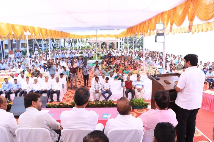 या अॅपमुळे अद्ययावत सुविधा शेतकरी आणि दूध उत्पादकांना देण्याचे काम पूर्ण झाल्याचा मनस्वी आनंद होत असल्याची प्रतिक्रिया सतेज पाटील यांनी दिली.