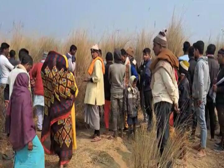 Bihar Crime: नालंदा में नदी किनारे 2 युवकों की मिली लाश, परिजनों और पूर्व विधायक ने पुलिस पर लगाए कई आरोप Bihar Crime: Dead Bodies of Two youths found on the banks of the river in Nalanda, Former MLA made many allegations against the police ann Bihar Crime: नालंदा में नदी किनारे 2 युवकों की मिली लाश, परिजनों और पूर्व विधायक ने पुलिस पर लगाए कई आरोप