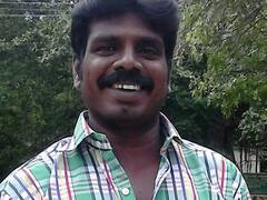 கரூரில் பழைய இரும்பு குடோனில் ரூ.50 லட்சம் மதிப்பிலான செம்மரக்கட்டைகள் பறிமுதல்