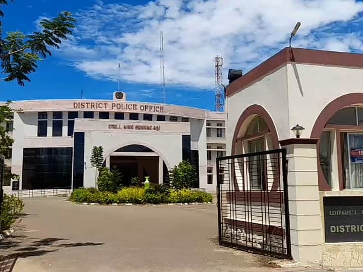 Lorry driver arrested for attacking traffic police near Karur TNN கரூர் அருகே டிராபிக் போலீசை தாக்கிய லாரி டிரைவர் கைது