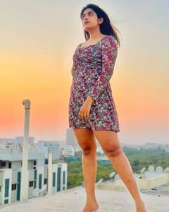 Rithu Chowdary: రీతూ అందం ముందు సూర్యుడే చిన్నబోయాడు!