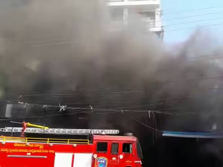 Telangana: Massive Fire Breaks Out At Sports Shop In Secunderabad, 8 Rescued Telangana: Massive Fire Breaks Out At Sports Shop In Secunderabad, 4 Rescued