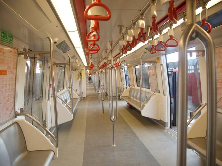 या दोन मेट्रो लाईन बनवण्यासाठी सुमारे 12,600 कोटी रुपये खर्च करण्यात आले आहे. आता या दोन्ही मेट्रो लाईन शुक्रवारपासून सर्वसामान्यांसाठी खुले होणार आहेत.