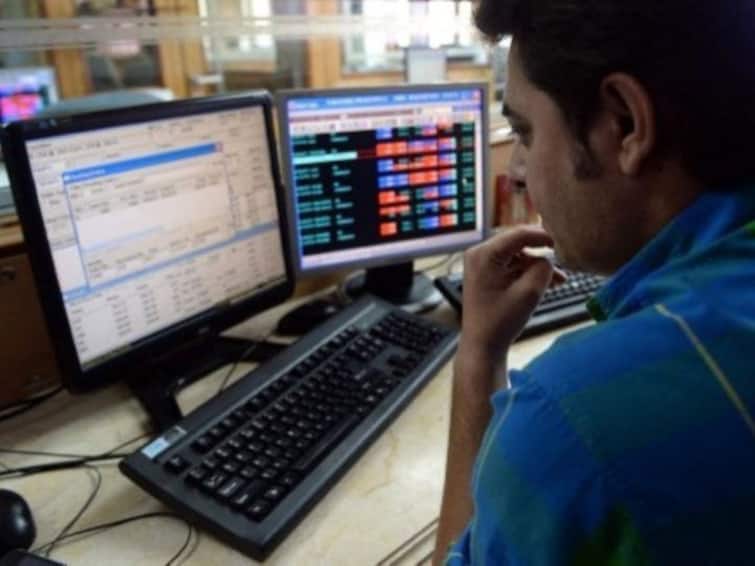 Stock Market BSE Sensex Sheds 222 Points NSE Nifty Tests 18,100 On Weak Global Cues Titan Sheds 2 Per Cent Stock Market: Sensex Sheds 222 Points, Nifty Tests 18,100 On Weak Global Cues. Titan Slips 2 Per Cent