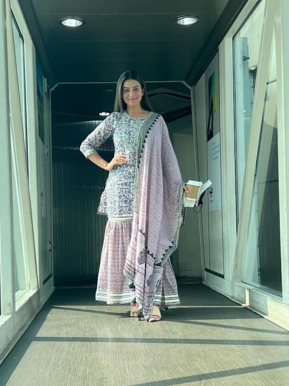 कितनी पढ़ी लिखी हैं भोजपुरी एक्ट्रेस अक्षरा सिंह