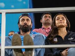 ISL: रणबीर कपूर और आलिया भट्ट ने बनाई मुंबई सिटी एफसी की शाम, केरला ब्लास्टर्स के खिलाफ मैच देखने पहुंचे