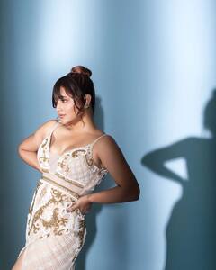 Rashami Desai Photos: रश्मी देसाईने वाढवले ​​इंटरनेटचे तापमान, पाहा नवं फोटोशूट!