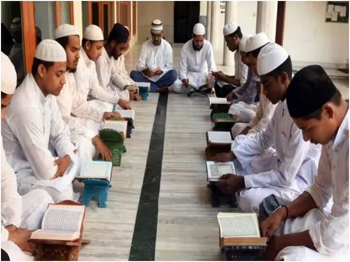 Uttar Pradesh Madarsa Board Yogi Adityanath government decision NCERT books in Madarsa no survey UP Madarsa News: मदरसों को लेकर बड़ा फैसला, अब ऐसे होगी पढ़ाई, NCPCR की सिफारिश भी खारिज