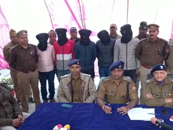 Udham Singh Nagar: खाकी शर्मसार! सिपाही और दारोगा के बेटे ने शख्स को किया किडनैप, फिर मांगी 5 लाख की फिरौती Udham SIngh Nagar News Five accused Kidnapped a person by telling SOG team members police arrest ANN Udham Singh Nagar: खाकी शर्मसार! सिपाही और दारोगा के बेटे ने शख्स को किया किडनैप, फिर मांगी 5 लाख की फिरौती