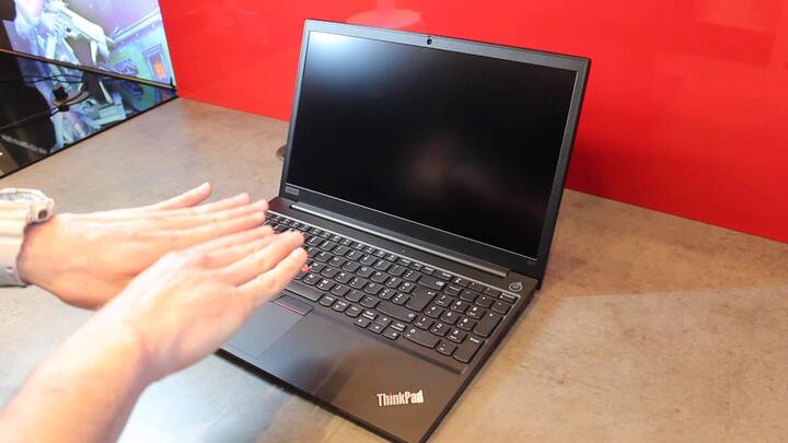 Lenovo ThinkPad E15 को आप 36% डिस्काउंट के बाद 45,990 रुपये में खरीद सकते हैं. वैसे इस लैपटॉप की कीमत 68,760 रुपये है. लैपटॉप में आपको 15.6 इंच की फुल एचडी एंटी ग्लेयर डिस्प्ले मिलती है. लैपटॉप विंडो 11 पर काम करता है और इसमें 11th जनरेशन इंटेल कोर I3 प्रोसेसर दिया गया है. लेनेवो थिंकपैड 8GB रैम और 256gb एसएसडी स्टोरेज से लैस है.