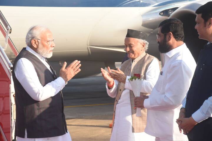 बीकेसी येथे मोठ्या सभेचं आयोजन करण्यात आलं होतं. यामध्ये केंद्र आणि राज्य सरकारमधील मंत्री उपस्थित होते.