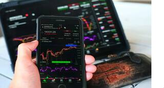 Stock Market Closing: શેરબજારમાં બે દિવસની તેજી પર લાગી બ્રેક, આ શેર્સ રહ્યા Top Gainers
