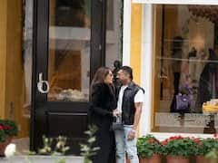 गर्लफ्रेंड टीना की आंखों में खोए नजर आए हनी सिंह, कैलिफोर्निया से सामने आईं कपल की रोमांटिक तस्वीरें