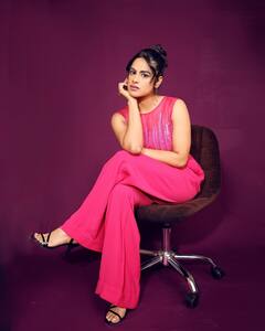 Neha Mahajan: नेहा महाजनचा ट्रेडिशनल लूक; फोटोवरुन नजर हटणार नाही