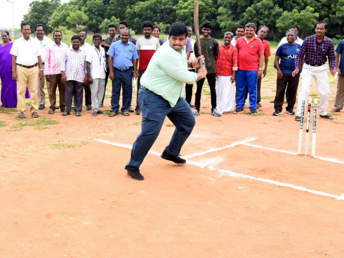 கரூர் ஆட்சியருக்கு டெல்லியில் விருது -   அமைச்சர் அமித் ஷா நேரில் வழங்கினார்