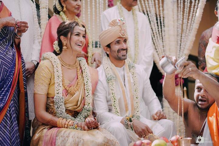 The couple got married in at Vishal’s 150-year-old ancestral home in Coorg.