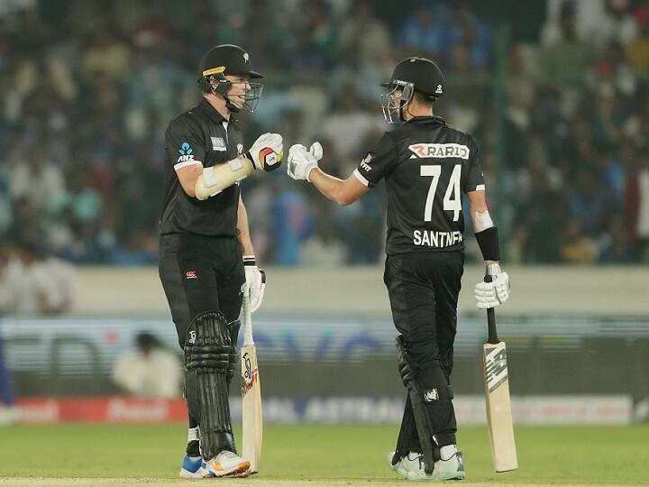 IND vs NZ 1st ODI Michael Bracewell and Mitchell Santner Record 7th Wicket Partnership 3rd Highest in ODIs IND vs NZ 1st ODI: 7वें विकेट के लिए सबसे बड़ी साझेदारी बनाने से चूके ब्रेसवेल और सेंटनर, जानिए किस जोड़ी के नाम है यह रिकॉर्ड