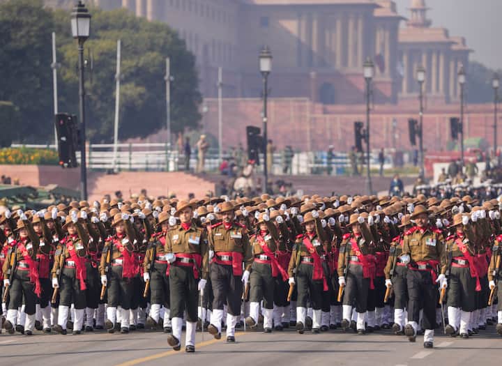 रिपब्लिक डे परेड होगी खास, 9 राफेल और नेवी के IL-38 के साथ 50 एयरक्राफ्ट दिखाएंगे जलवा रिपब्लिक डे परेड होगी खास, 9 राफेल और नेवी के IL-38 के साथ 50 एयरक्राफ्ट दिखाएंगे जलवा
