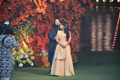 అంబానీ ఇంట పెళ్లి సందడి షురూ - పూర్తయిన రాధిక, అనంత్ నిశ్చితార్థం!