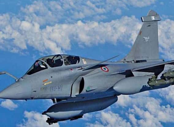 रिपब्लिक डे परेड होगी खास, 9 राफेल और नेवी के IL-38 के साथ 50 एयरक्राफ्ट दिखाएंगे जलवा रिपब्लिक डे परेड होगी खास, 9 राफेल और नेवी के IL-38 के साथ 50 एयरक्राफ्ट दिखाएंगे जलवा