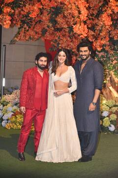 అనంత్ అంబానీ ఎంగేజ్మెంట్ వేడుకలో తారల తళుకులు