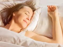 रात में बहुत मुश्किल से आती है नींद तो सोने से पहले कर लें ये वाला योग